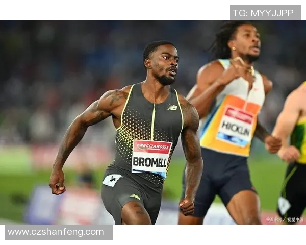 带眼镜的黑人足球明星如何在赛场上打破偏见与刻板印象