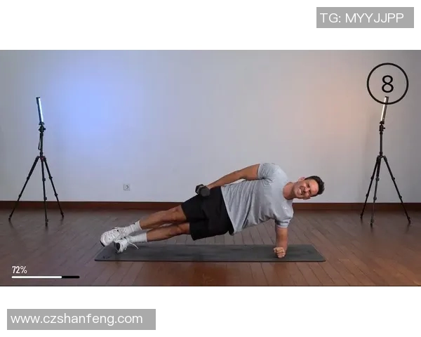 使用哑铃锻炼腹肌的有效方法与技巧分享让你轻松塑造完美腹部线条